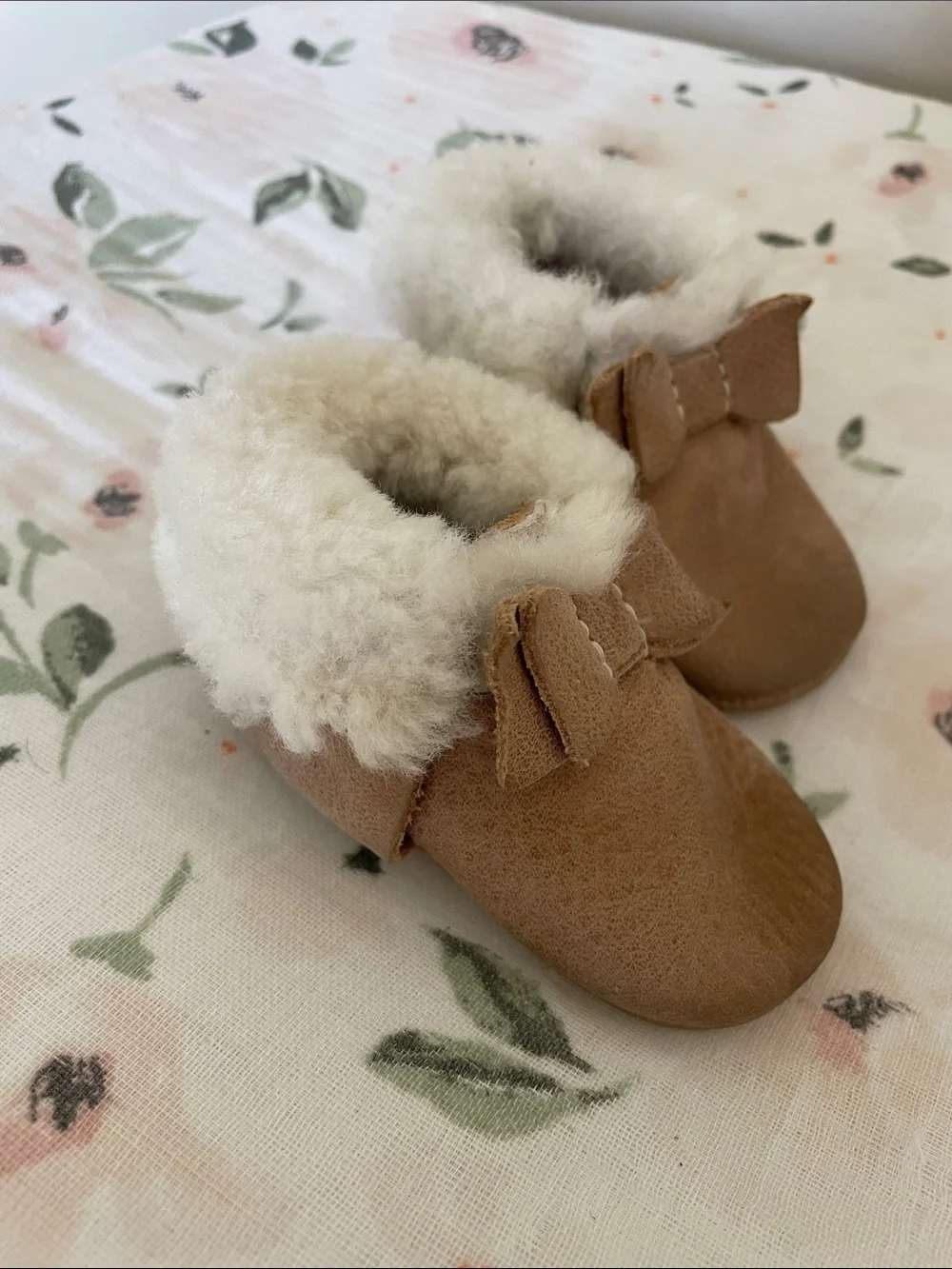 Freshly Picked Tan Bow Moccasin Booties with Cream Fur Scalloped Trim